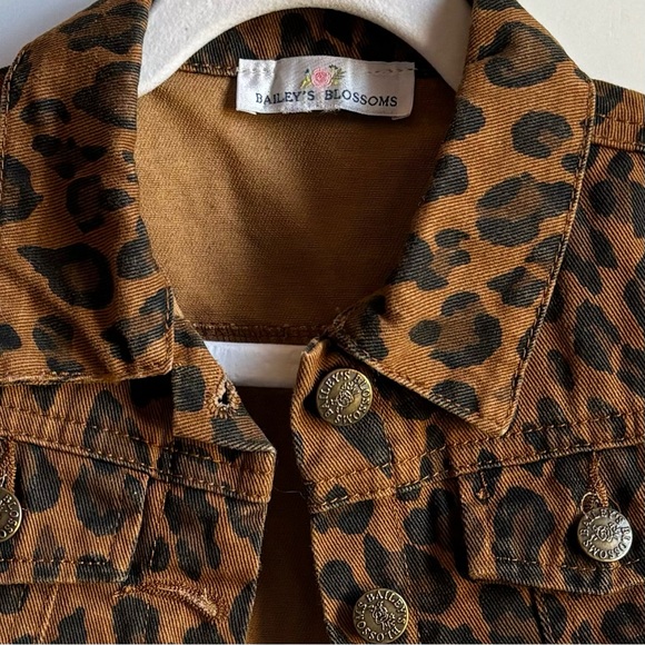 Bailey’s Blossoms Leopard Print Jean Jacket Size 2T like new - Picture 2 of 3